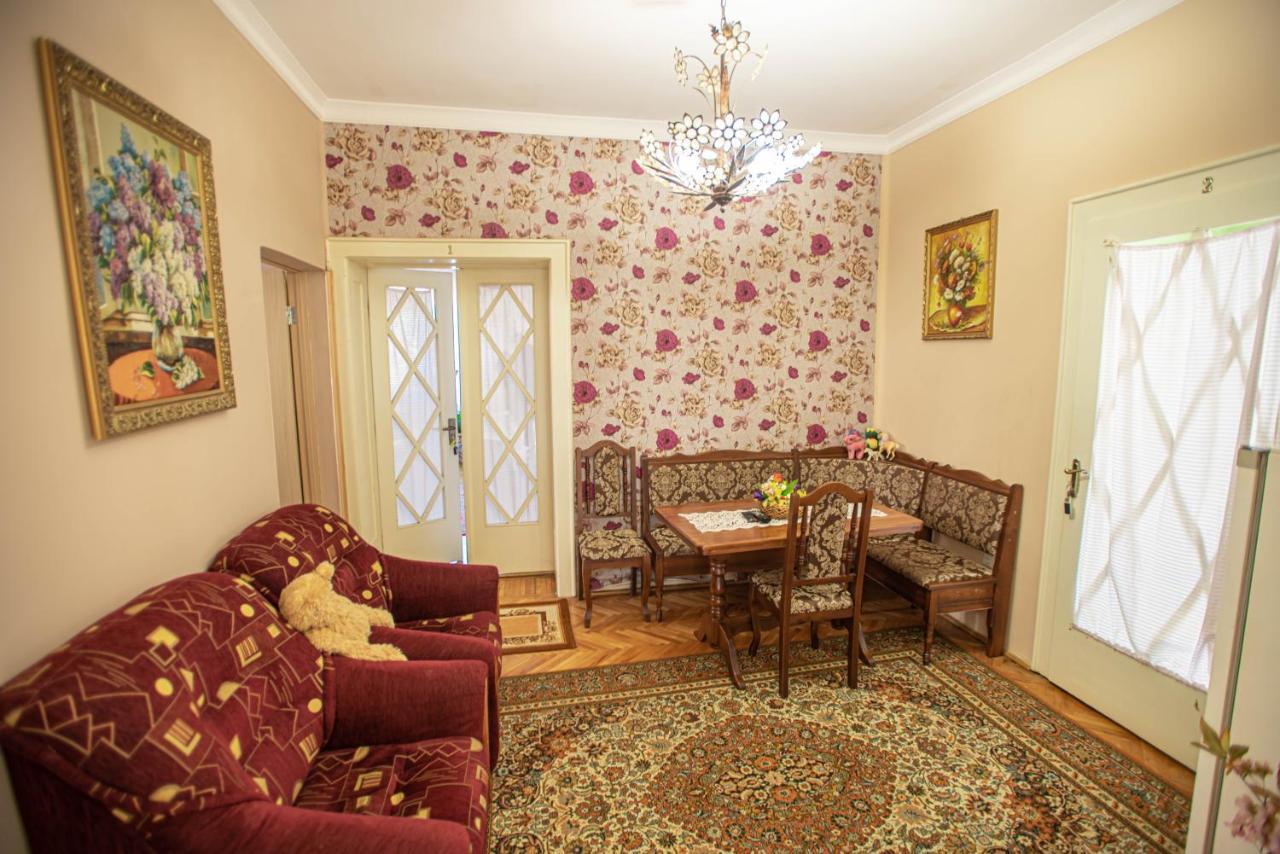 Lizak Apartment Berehove  Bagian luar foto